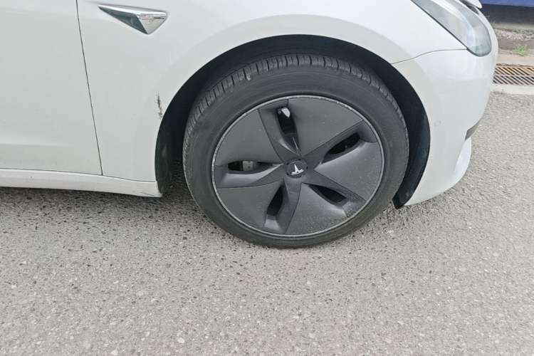 Used Tesla Model 3 2019 Standard Range Rear-Drive Upgraded Version Right Front Wheel Hub
