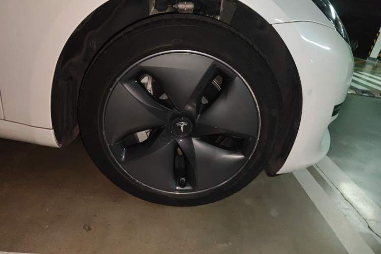 Used Tesla Model 3 2019 Standard Range Rear-Drive Upgraded Version Right Front Wheel Hub
