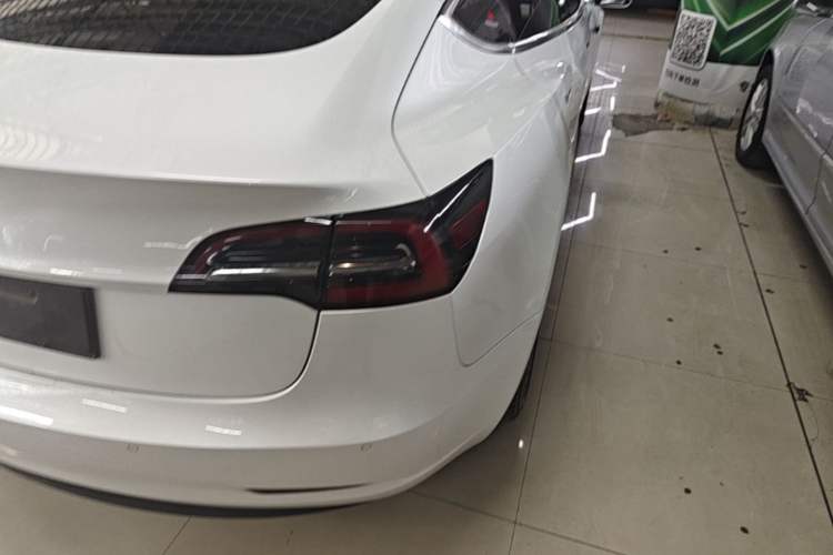 Used Tesla Model 3 2019 Standard Range Rear-Wheel Drive Upgraded Version (60 kWh) Right Rear Taillight
