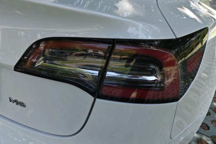 Used Tesla Model 3 2019 Standard Range Rear-Drive Upgraded Version Right Rear Taillight