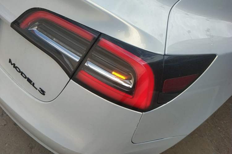 Used Tesla Model 3 2019 Standard Range Rear-Drive Upgraded Version Right Rear Taillight