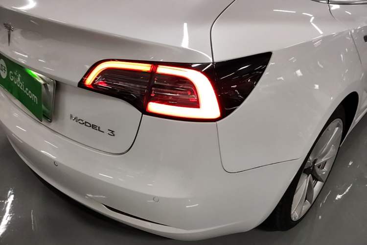 Used Tesla Model 3 2019 Standard Range Rear-Drive Upgraded Version Right Rear Taillight