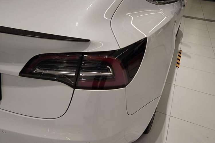 Used Tesla Model 3 2019 Performance High-Performance All-Wheel-Drive Version Right Rear Taillight