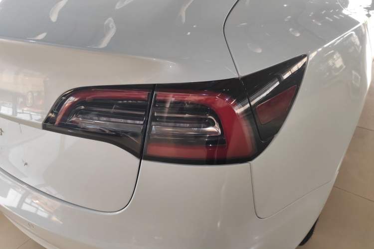 Used Tesla Model 3 2019 Standard Range Rear-Wheel Drive Upgraded Version (52 kWh) Right Rear Taillight