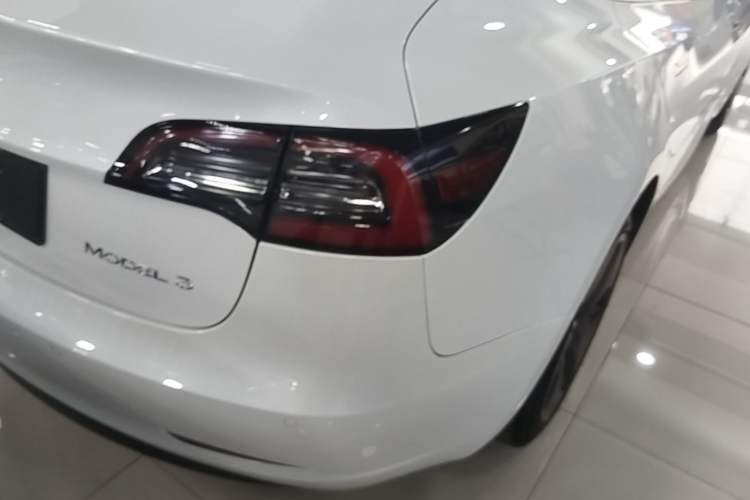 Used Tesla Model 3 2019 Standard Range Rear-Drive Upgraded Version Right Rear Taillight