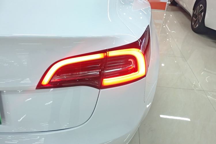 Used Tesla Model 3 2019 Long-Range Rear-Wheel-Drive Version Right Rear Taillight
