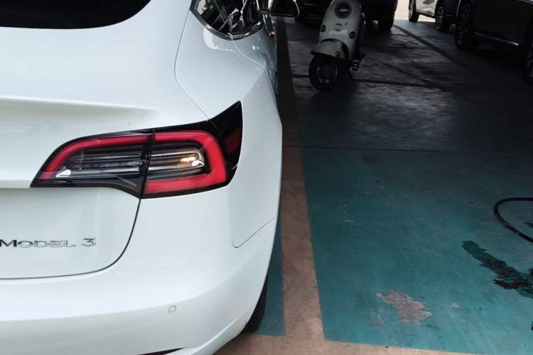 Used Tesla Model 3 2019 Standard Range Rear-Drive Upgraded Version Right Rear Taillight