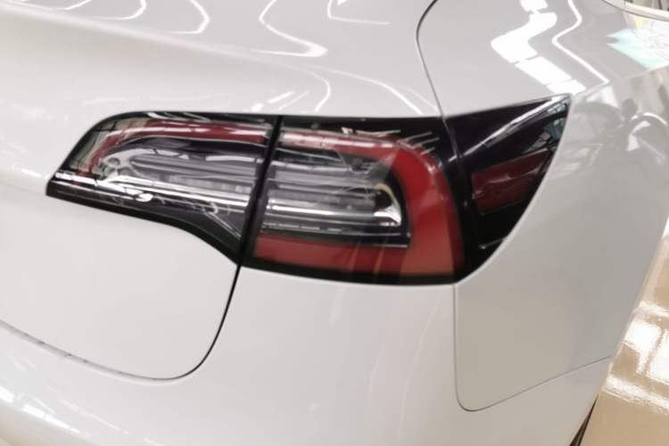Used Tesla Model 3 2019 Standard Range Rear-Wheel Drive Upgraded Version (52 kWh) Right Rear Taillight