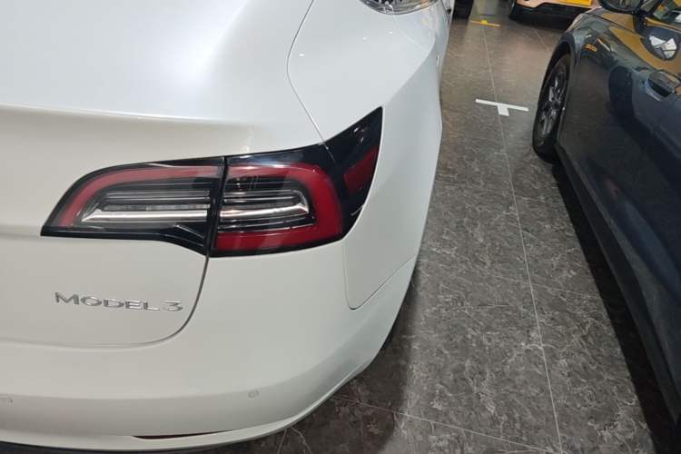 Used Tesla Model 3 2019 Standard Range Rear-Drive Upgraded Version Right Rear Taillight