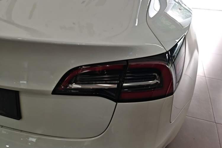 Used Tesla Model 3 2019 Long-Range Rear-Wheel-Drive Version Right Rear Taillight
