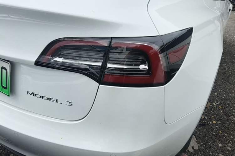 Used Tesla Model 3 2019 Standard Range Rear-Drive Upgraded Version Right Rear Taillight
