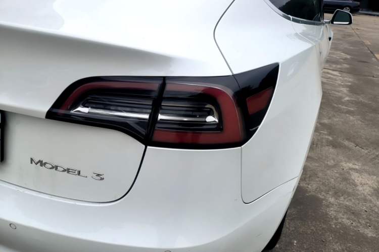 Used Tesla Model 3 2019 Standard Range Rear-Drive Upgraded Version Right Rear Taillight