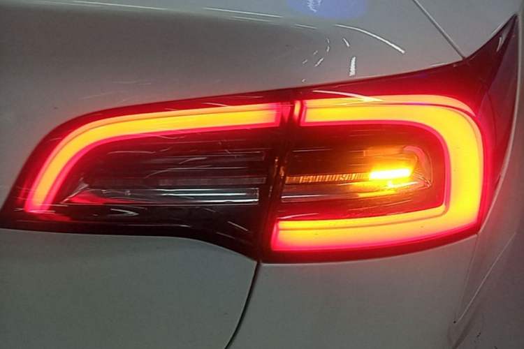 Used Tesla Model 3 2019 Long-Range Rear-Wheel-Drive Version Right Rear Taillight