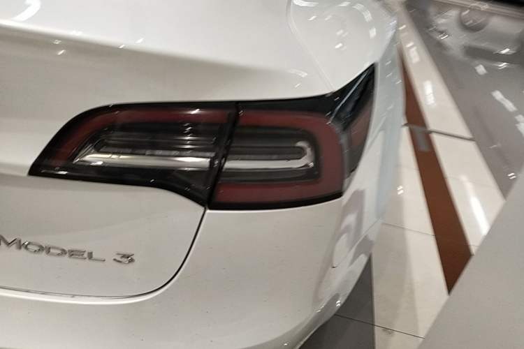 Used Tesla Model 3 2019 Standard Range Rear-Drive Upgraded Version Right Rear Taillight