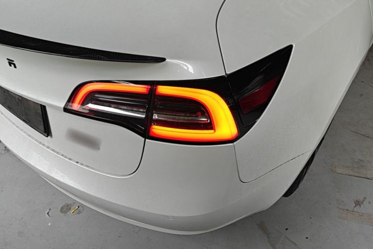 Used Tesla Model 3 2019 Standard Range Rear-Wheel Drive Upgraded Version (60 kWh) Right Rear Taillight