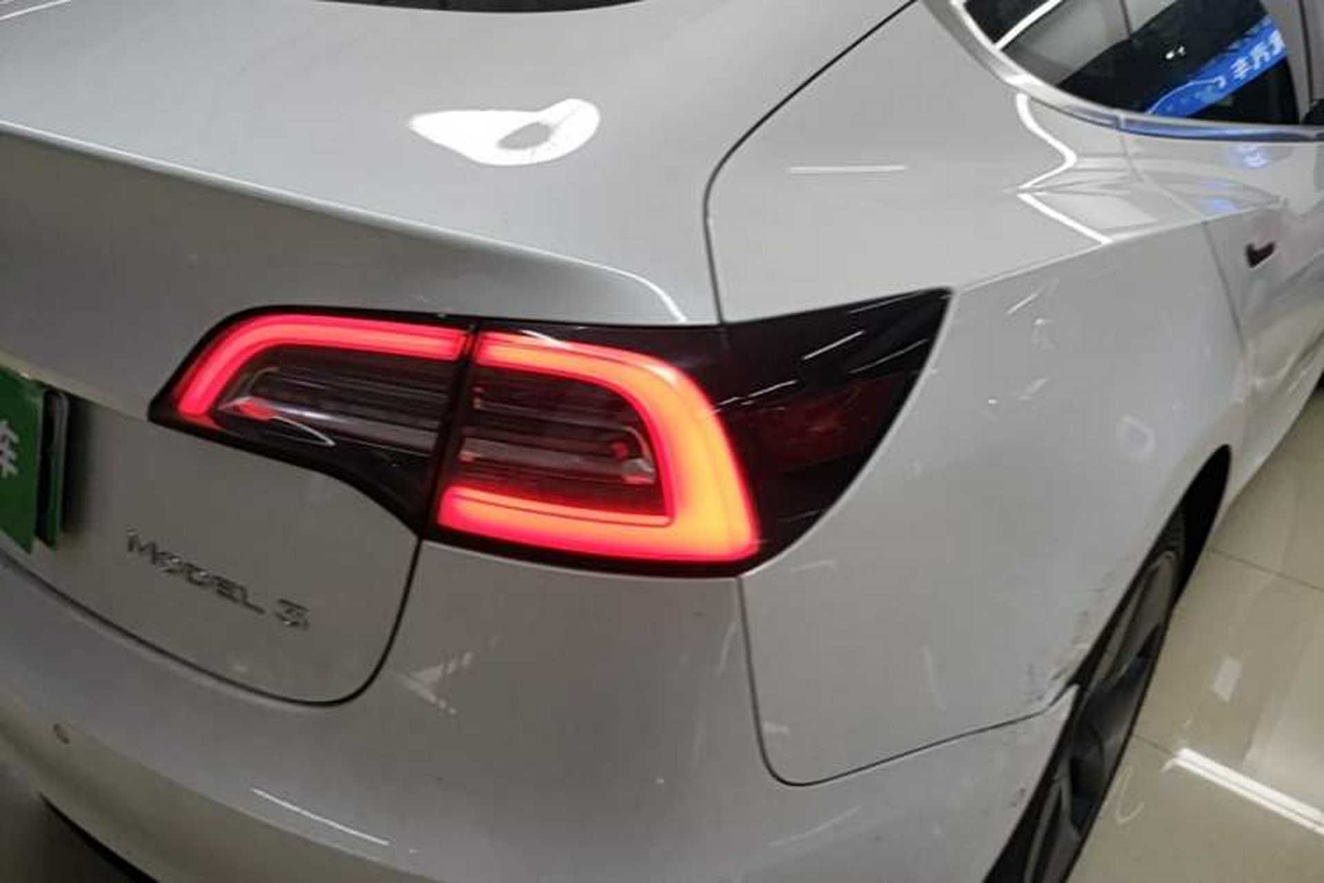 Used Tesla Model 3 2019 Standard Range Rear-Drive Upgraded Version Right Rear Taillight