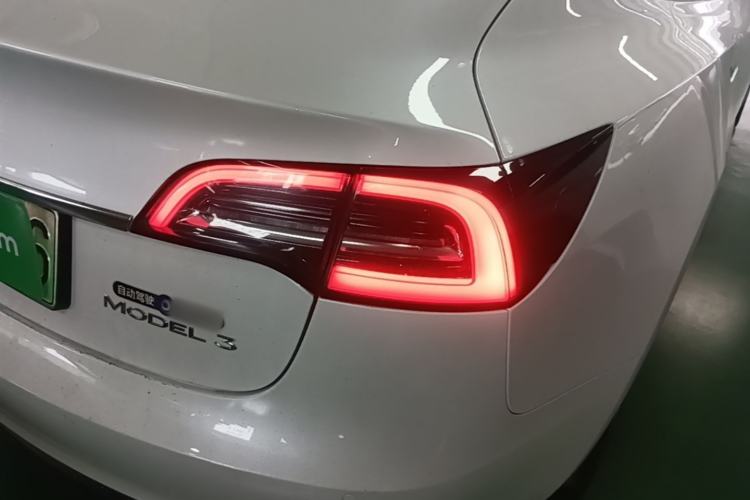 Used Tesla Model 3 2019 Standard Range Rear-Drive Upgraded Version Right Rear Taillight