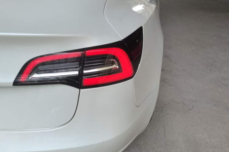 Used Tesla Model 3 2019 Standard Range Rear-Drive Upgraded Version Right Rear Taillight