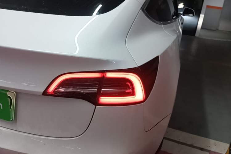 Used Tesla Model 3 2019 Long-Range Rear-Wheel-Drive Version Right Rear Taillight