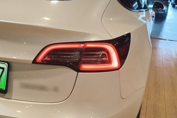 Used Tesla Model 3 2019 Standard Range Rear-Drive Upgraded Version Right Rear Taillight