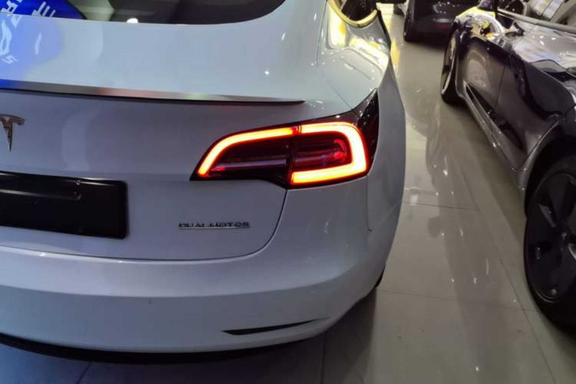 Used Tesla Model 3 2019 Performance High-Performance All-Wheel-Drive Version Right Rear Taillight
