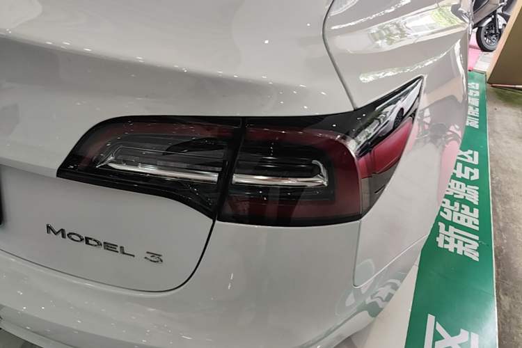 Used Tesla Model 3 2019 Standard Range Rear-Drive Upgraded Version Right Rear Taillight