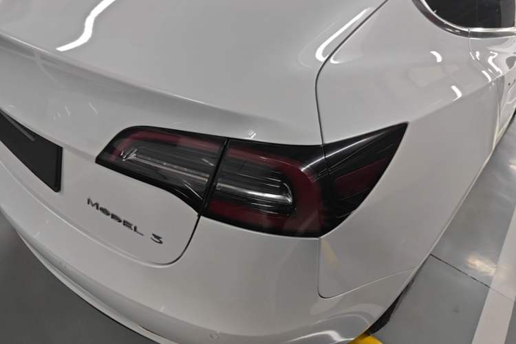 Used Tesla Model 3 2019 Standard Range Rear-Drive Upgraded Version Right Rear Taillight