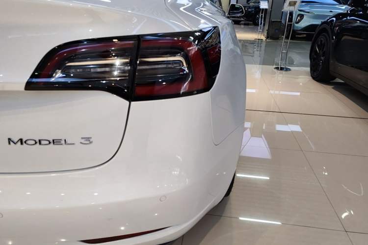 Used Tesla Model 3 2019 Standard Range Rear-Drive Upgraded Version Right Rear Taillight
