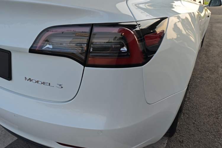 Used Tesla Model 3 2019 Standard Range Rear-Drive Upgraded Version Right Rear Taillight