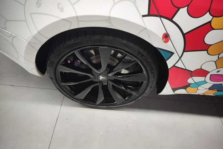 Used Tesla Model 3 2019 Long-Range All-Wheel-Drive Version Right Rear Wheel Hub