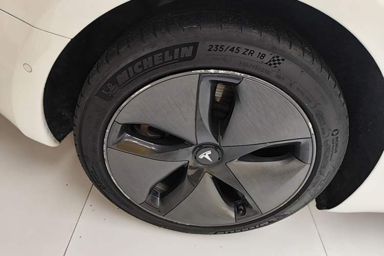 Used Tesla Model 3 2019 Long-Range Rear-Wheel-Drive Version Right Rear Wheel Hub