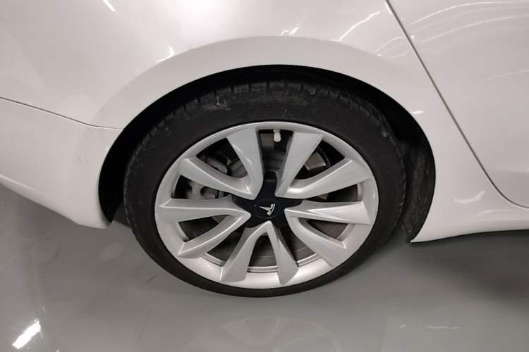 Used Tesla Model 3 2019 Standard Range Rear-Drive Upgraded Version Right Rear Wheel Hub