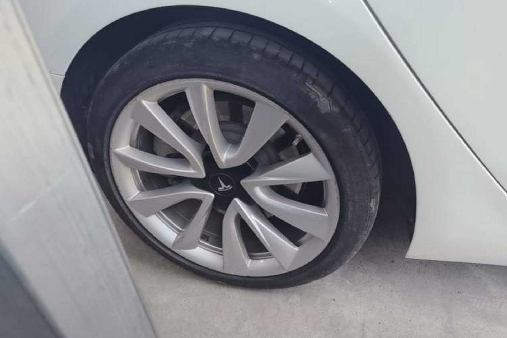 Used Tesla Model 3 2019 Standard Range Rear-Drive Upgraded Version Right Rear Wheel Hub
