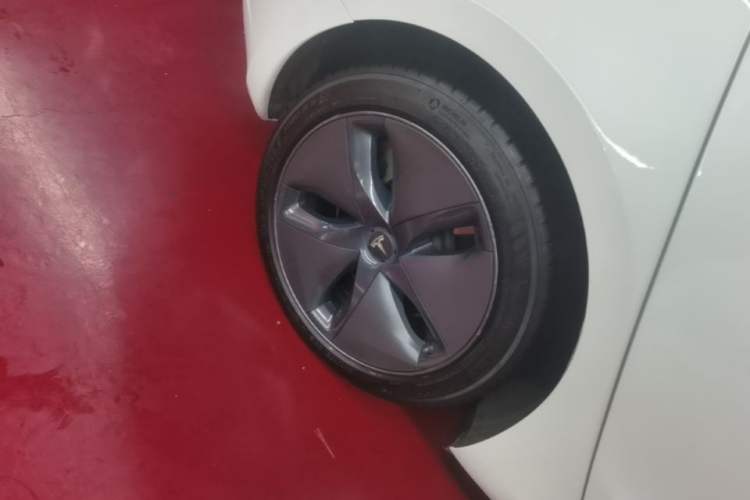 Used Tesla Model 3 2019 Long-Range All-Wheel-Drive Version Right Rear Wheel Hub