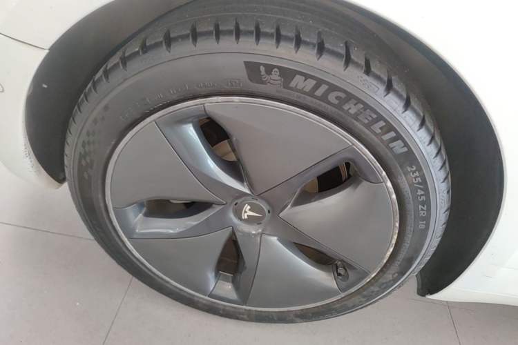 Used Tesla Model 3 2019 Standard Range Rear-Drive Upgraded Version Right Rear Wheel Hub