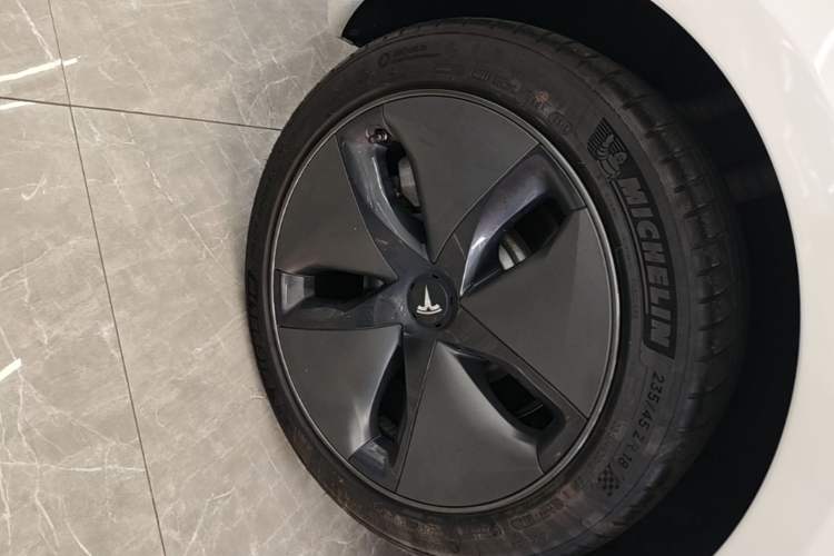 Used Tesla Model 3 2019 Standard Range Rear-Drive Upgraded Version Right Rear Wheel Hub