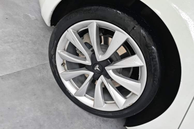 Used Tesla Model 3 2019 Standard Range Rear-Drive Upgraded Version Right Rear Wheel Hub