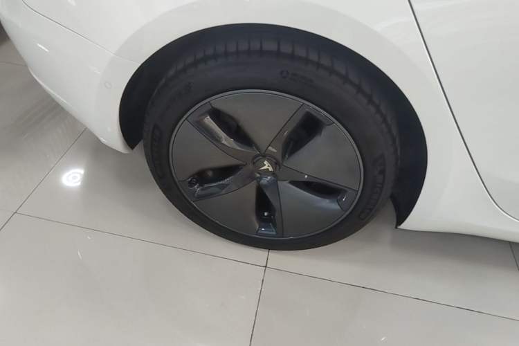 Used Tesla Model 3 2019 Standard Range Rear-Drive Upgraded Version Right Rear Wheel Hub