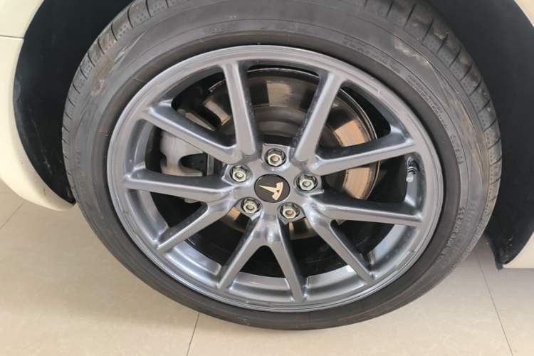 Used Tesla Model 3 2019 Standard Range Rear-Drive Upgraded Version Right Rear Wheel Hub