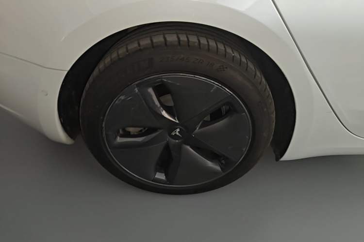 Used Tesla Model 3 2019 Standard Range Rear-Wheel Drive Upgraded Version (60 kWh) Right Rear Wheel Hub