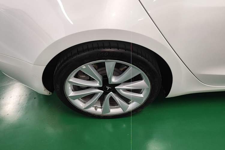 Used Tesla Model 3 2019 Standard Range Rear-Drive Upgraded Version Right Rear Wheel Hub