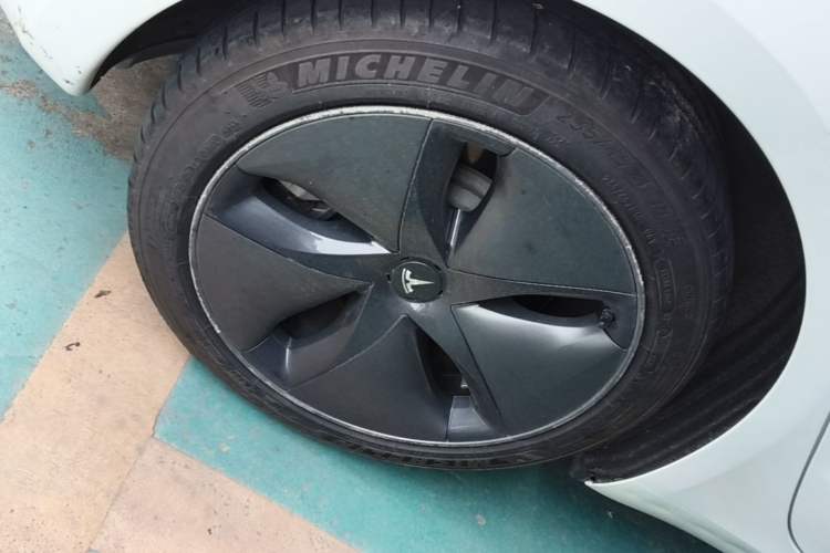 Used Tesla Model 3 2019 Standard Range Rear-Drive Upgraded Version Right Rear Wheel Hub