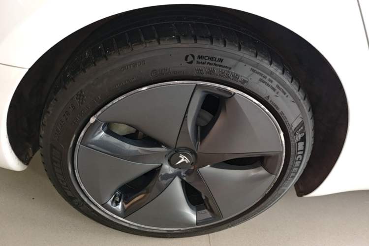 Used Tesla Model 3 2019 Long-Range Rear-Wheel-Drive Version Right Rear Wheel Hub