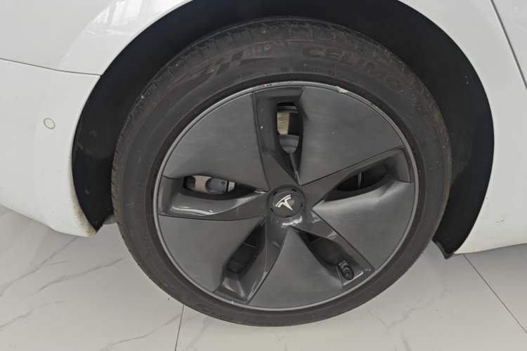 Used Tesla Model 3 2019 Long-Range Rear-Wheel-Drive Version Right Rear Wheel Hub