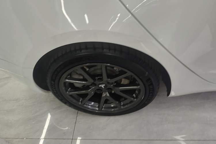 Used Tesla Model 3 2019 Standard Range Rear-Drive Upgraded Version Right Rear Wheel Hub
