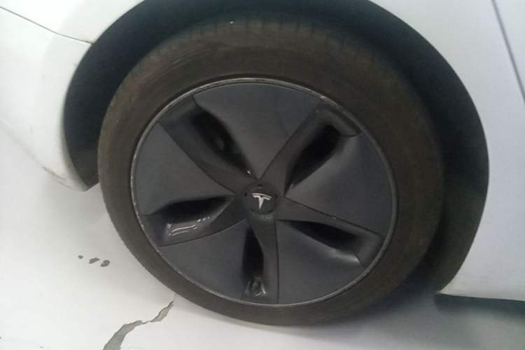 Used Tesla Model 3 2019 Long-Range Rear-Wheel-Drive Version Right Rear Wheel Hub