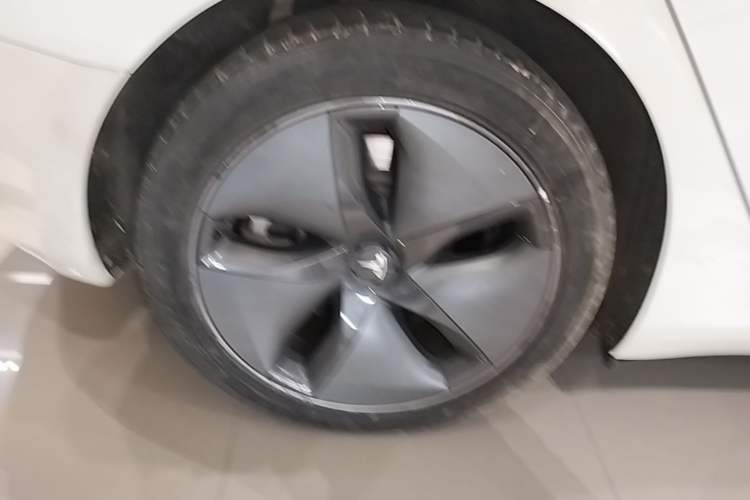 Used Tesla Model 3 2019 Standard Range Rear-Drive Upgraded Version Right Rear Wheel Hub