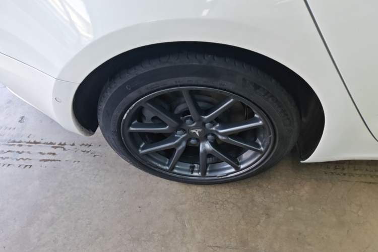 Used Tesla Model 3 2019 Long-Range Rear-Wheel-Drive Version Right Rear Wheel Hub