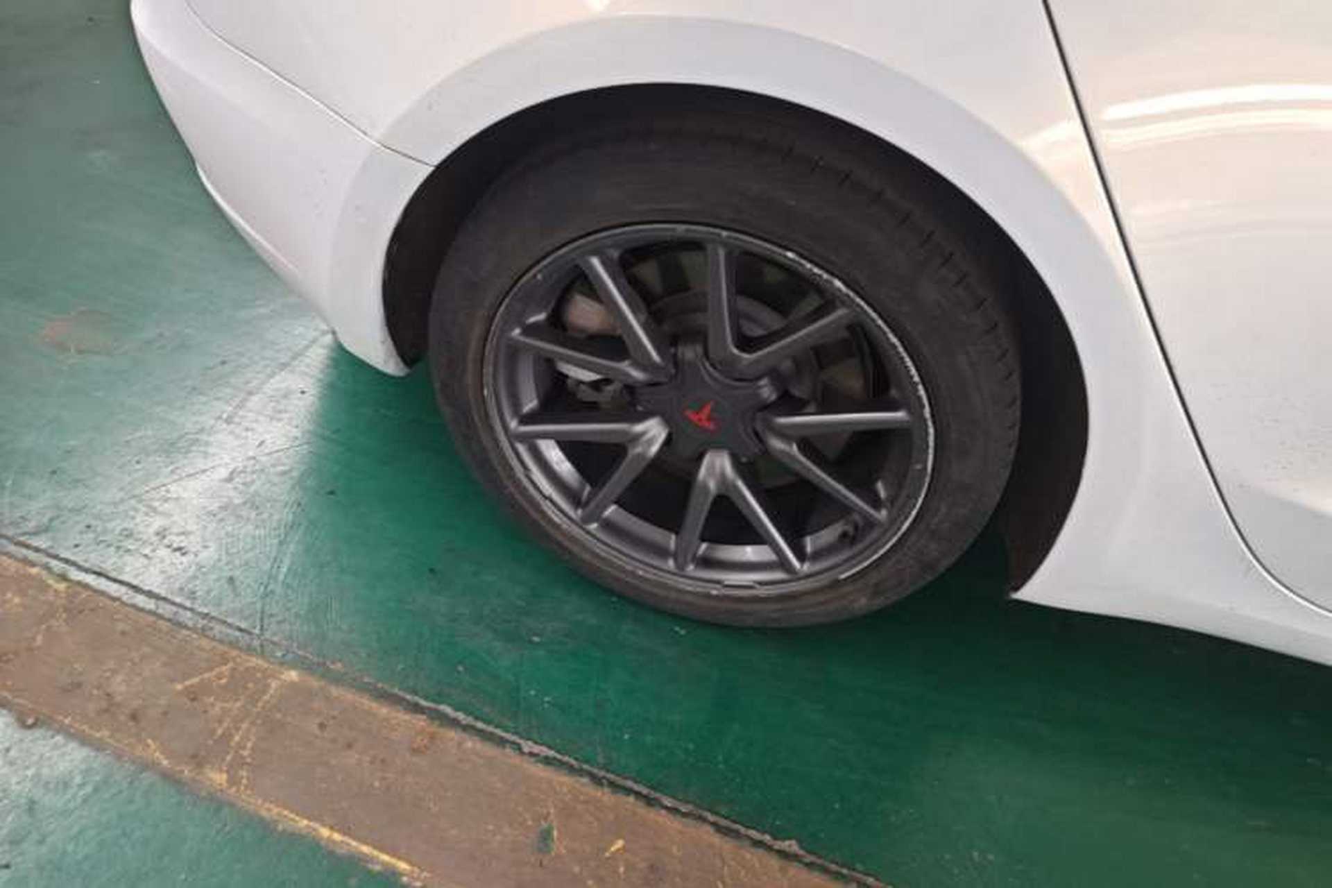 Used Tesla Model 3 2019 Standard Range Rear-Drive Upgraded Version Right Rear Wheel Hub