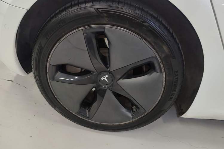 Used Tesla Model 3 2019 Long-Range Rear-Wheel-Drive Version Right Rear Wheel Hub